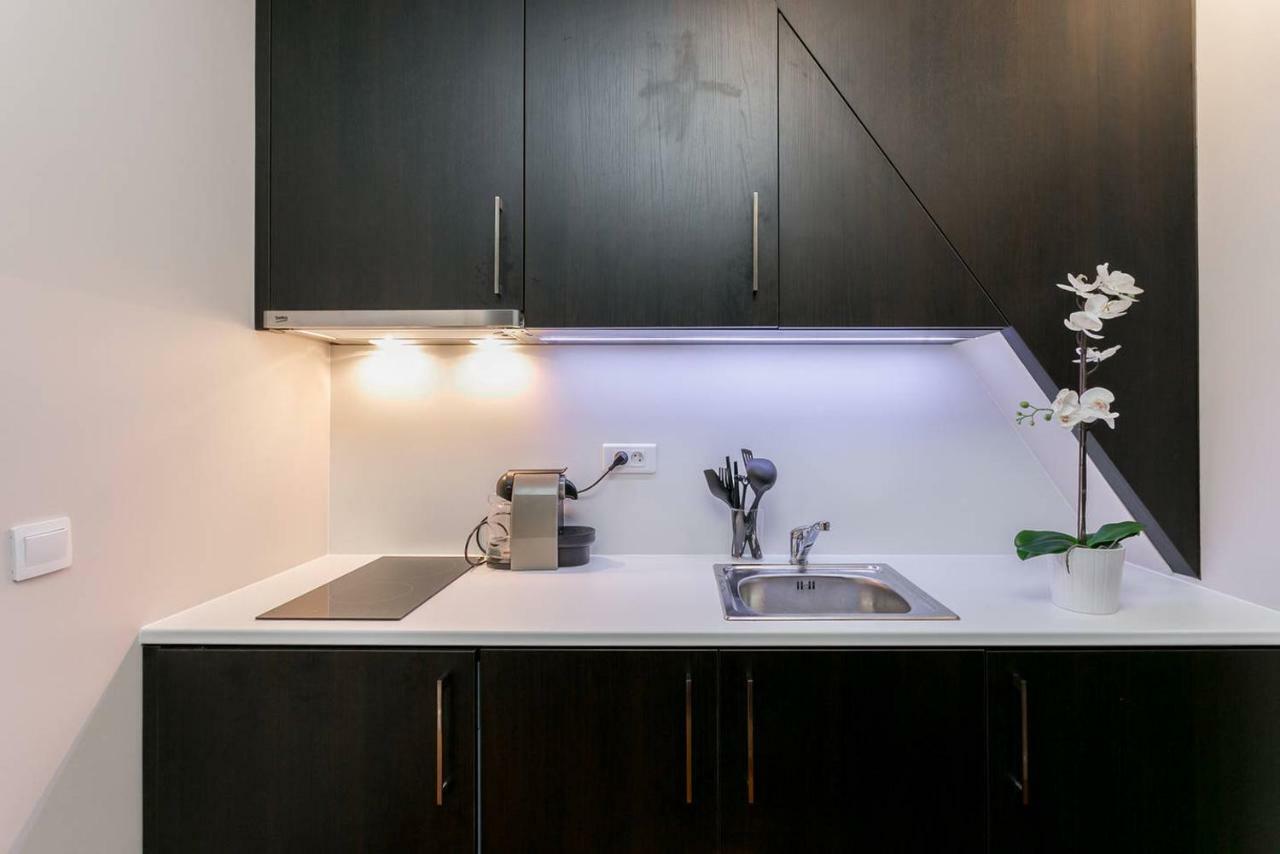 Studio Tour Eiffel Et Champs-elysees Appartement